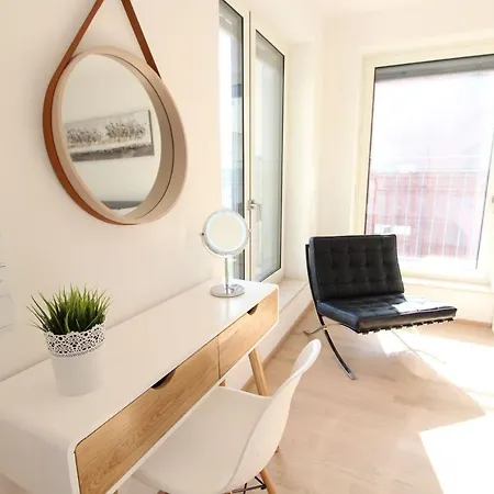 Close To Fair, Main Station And Airport * Frankfurt nad Mohanem