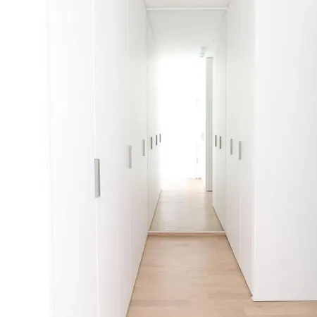 Apartment Close To Fair, Main Station And Airport