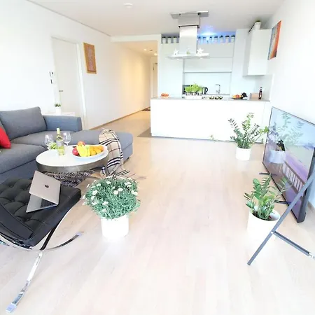 Close To Fair, Main Station And Airport Apartmán
