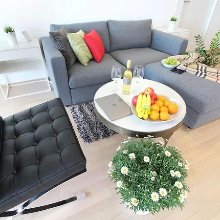 Apartmán Close To Fair, Main Station And Airport